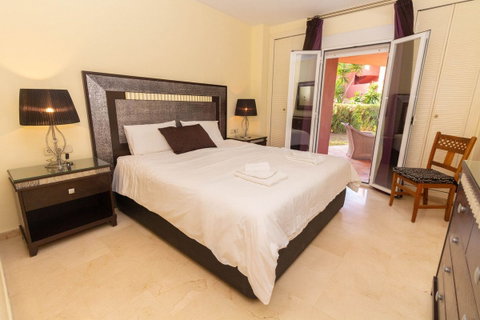 Ground Floor Apartment in Marbella, Costa del Sol – 3 beds – 675000 € - photo 17 of 30