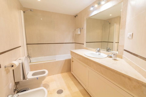 Ground Floor Apartment in Marbella, Costa del Sol – 3 beds – 675000 € - photo 20 of 30