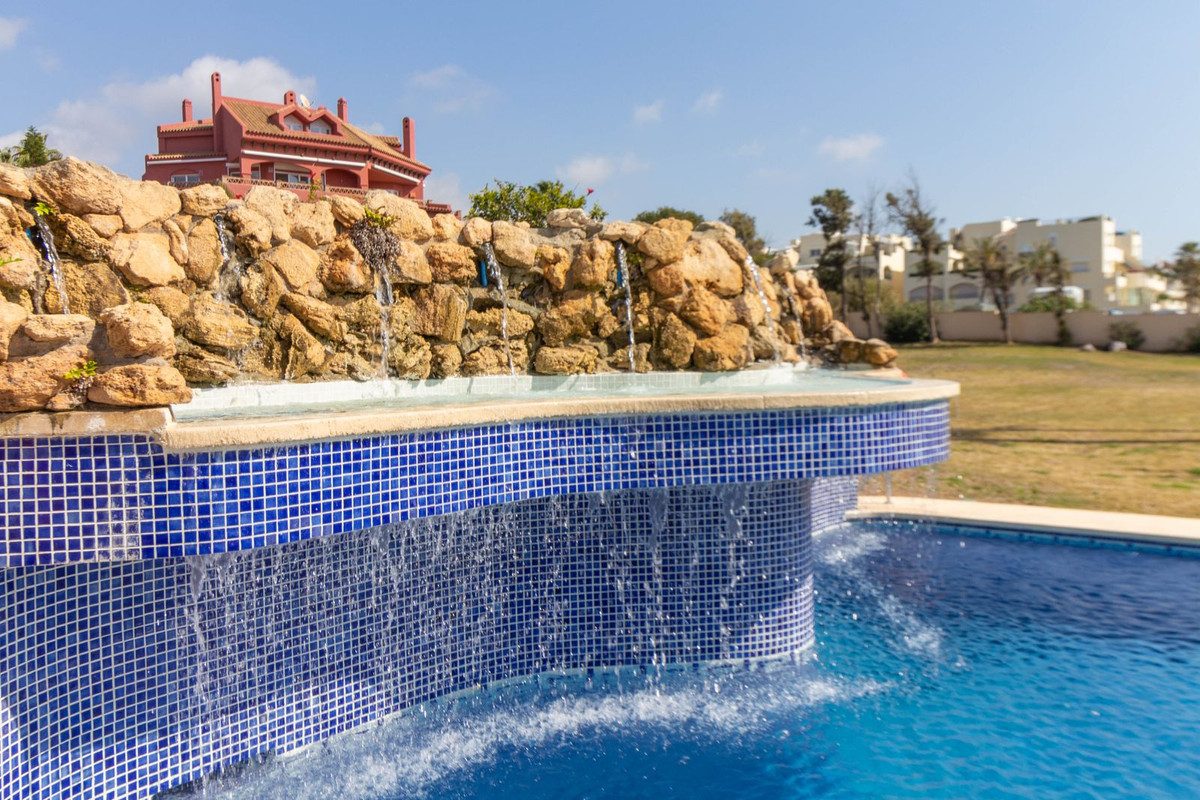 Ground Floor Apartment in Marbella, Costa del Sol – 3 beds – 675000 € - photo 22 of 30