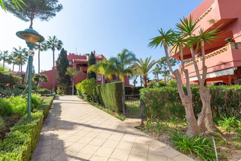 Ground Floor Apartment in Marbella, Costa del Sol – 3 beds – 675000 € - photo 26 of 30