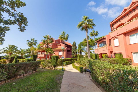 Ground Floor Apartment in Marbella, Costa del Sol – 3 beds – 675000 € - photo 28 of 30