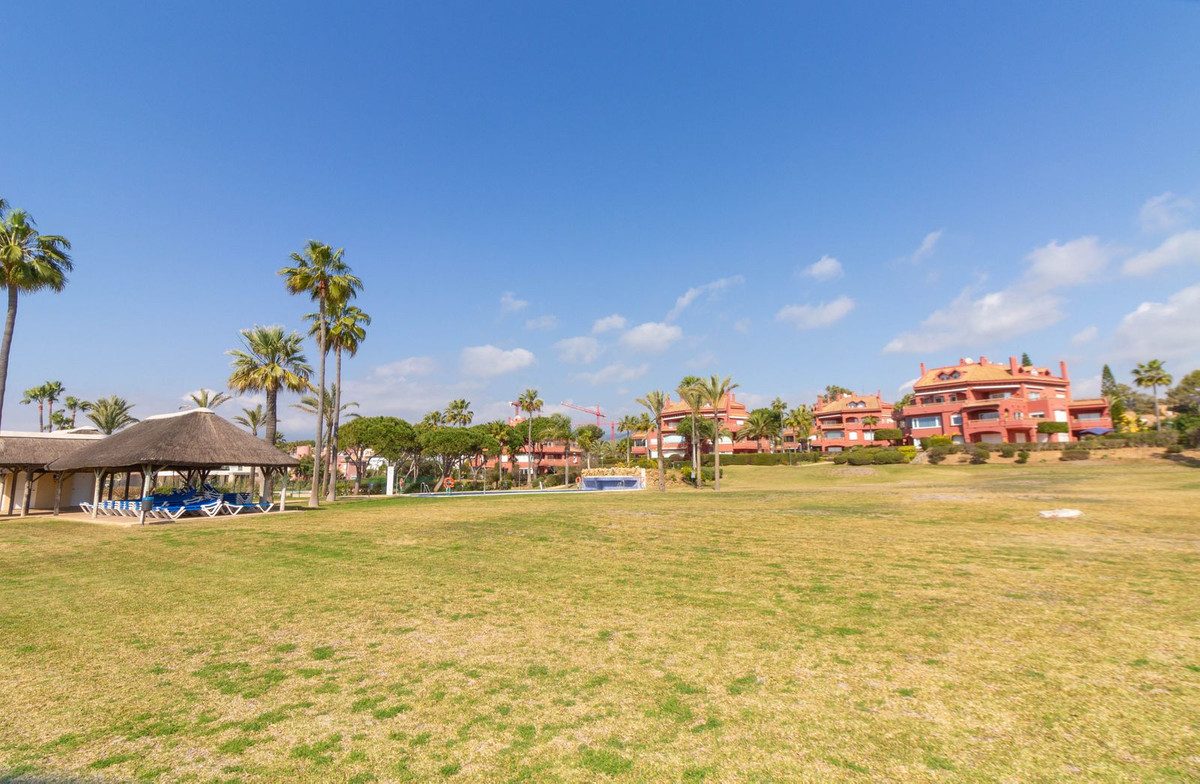 Ground Floor Apartment in Marbella, Costa del Sol – 3 beds – 675000 € - photo 30 of 30