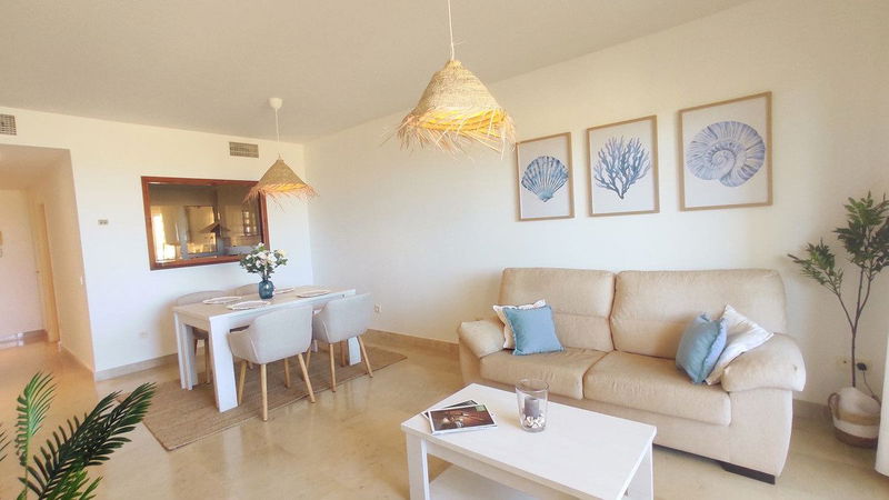 Middle Floor Apartment in Manilva, Costa del Sol – 2 beds – 260000 €
