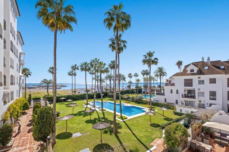 Ground Floor Apartment in Manilva, Costa del Sol – 2 beds – 430000 €