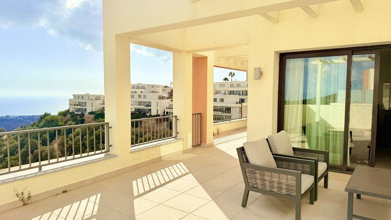 Penthouse in Marbella, Costa del Sol – 3 beds – 700000 €