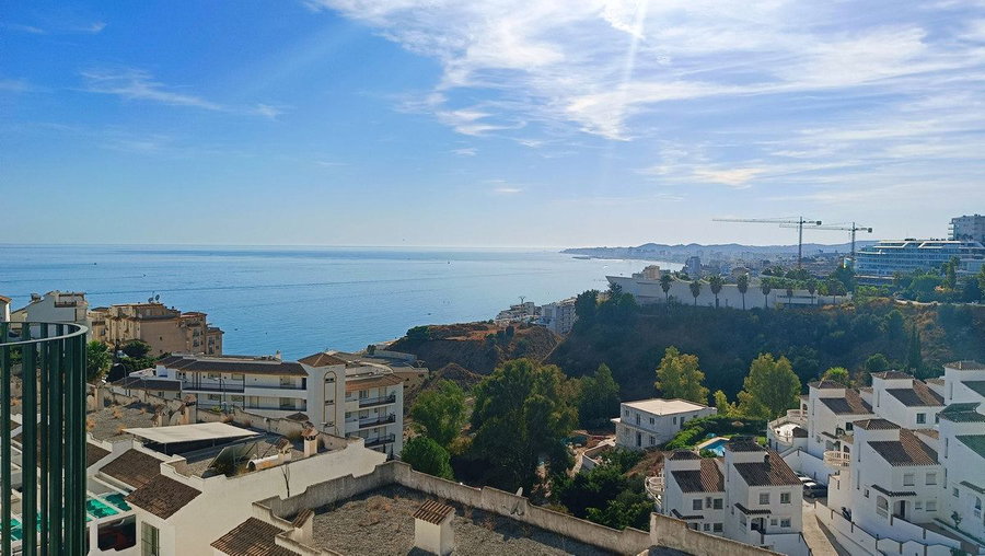Penthouse in Benalmadena, Costa del Sol – 2 beds – 349000 € - photo 1 of 24