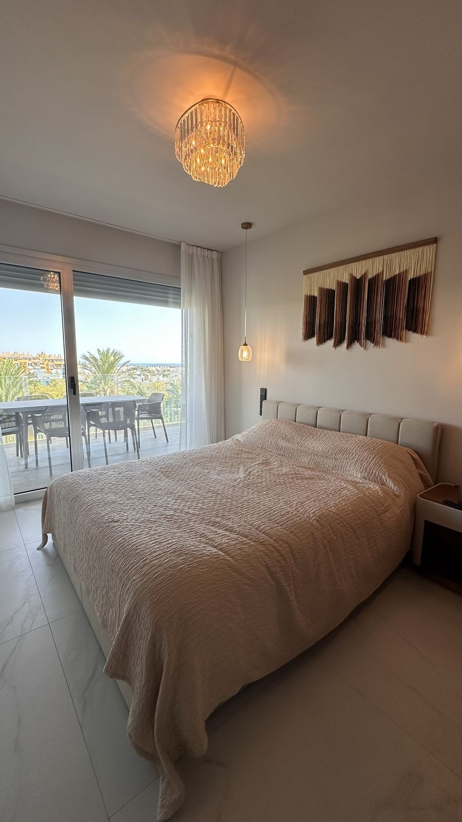 Middle Floor Apartment in Marbella, Costa del Sol – 3 beds – 1075000 € - photo 7 of 15