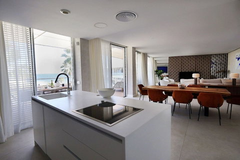 Middle Floor Apartment in Torremolinos, Costa del Sol – 4 beds – 1700000 € - photo 9 of 48