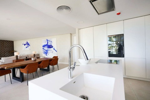 Middle Floor Apartment in Torremolinos, Costa del Sol – 4 beds – 1700000 € - photo 10 of 48