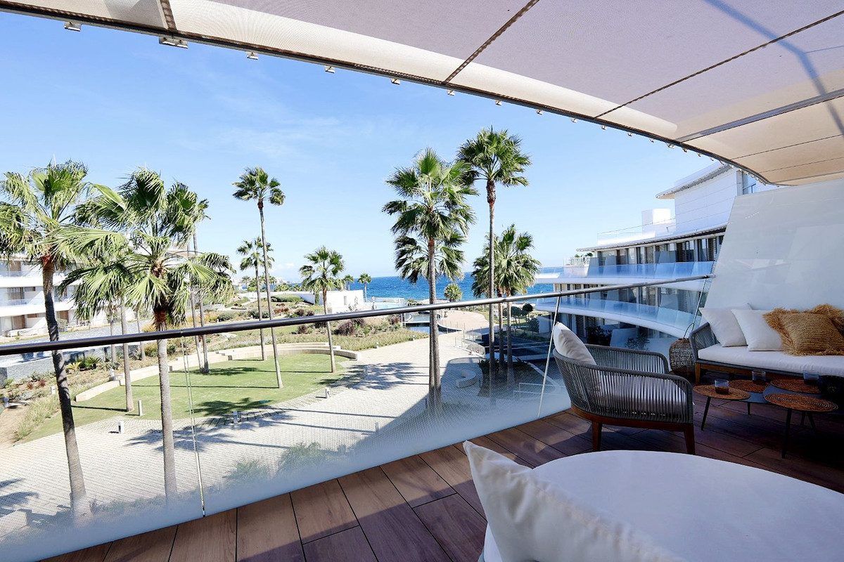 Middle Floor Apartment in Torremolinos, Costa del Sol – 4 beds – 1700000 € - photo 32 of 48