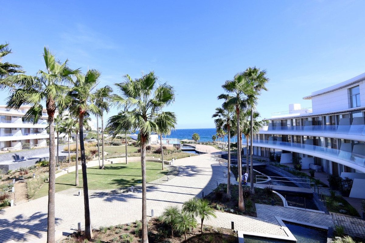 Middle Floor Apartment in Torremolinos, Costa del Sol – 4 beds – 1700000 € - photo 34 of 48