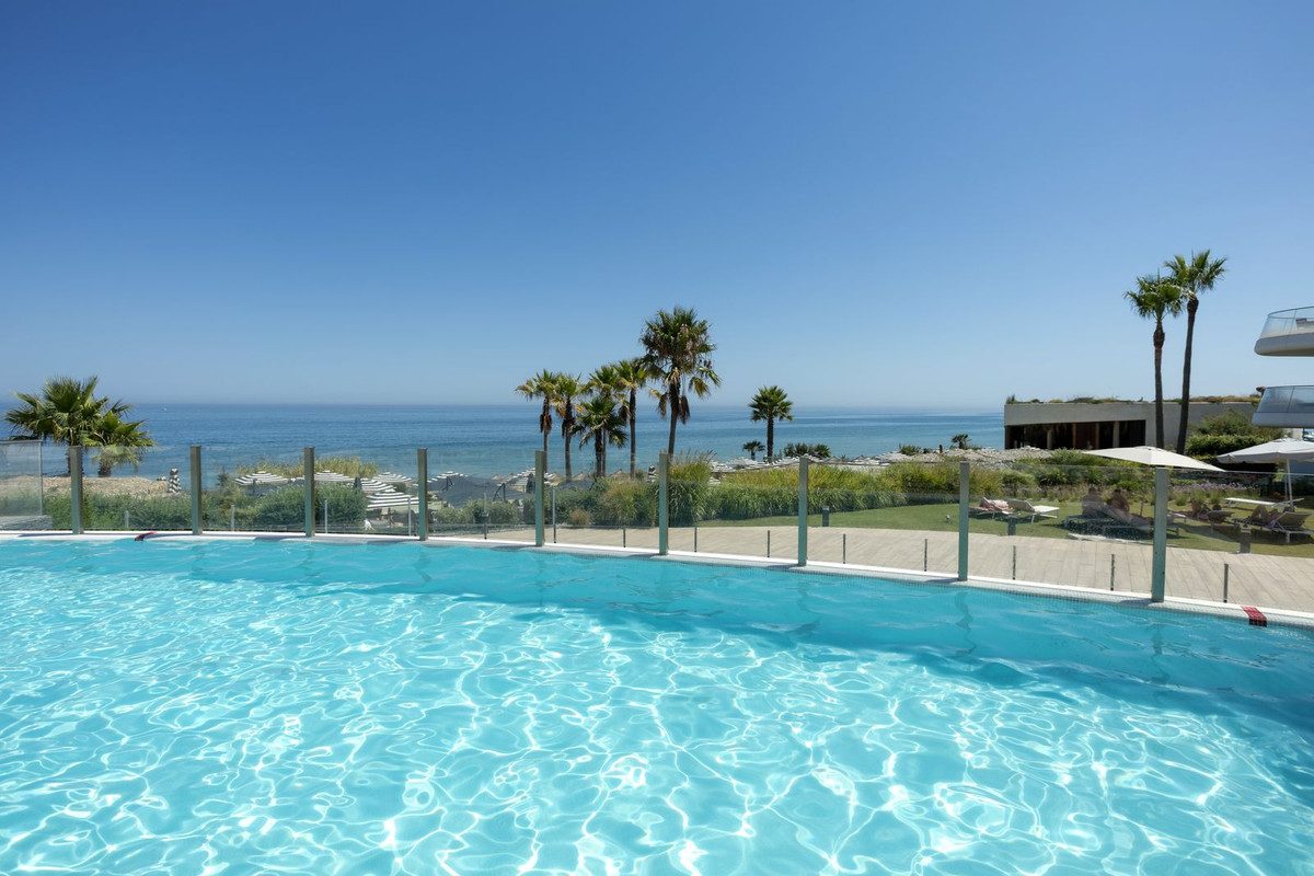 Middle Floor Apartment in Torremolinos, Costa del Sol – 4 beds – 1700000 € - photo 35 of 48
