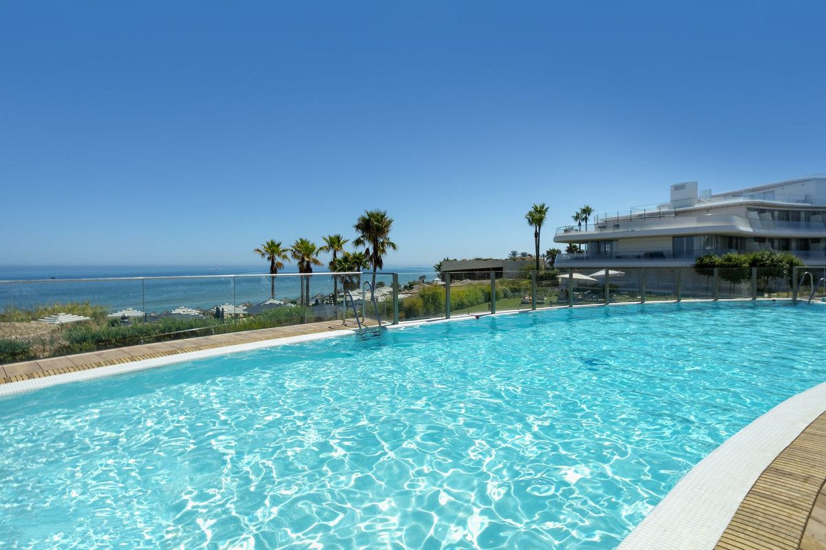 Middle Floor Apartment in Torremolinos, Costa del Sol – 4 beds – 1700000 € - photo 38 of 48
