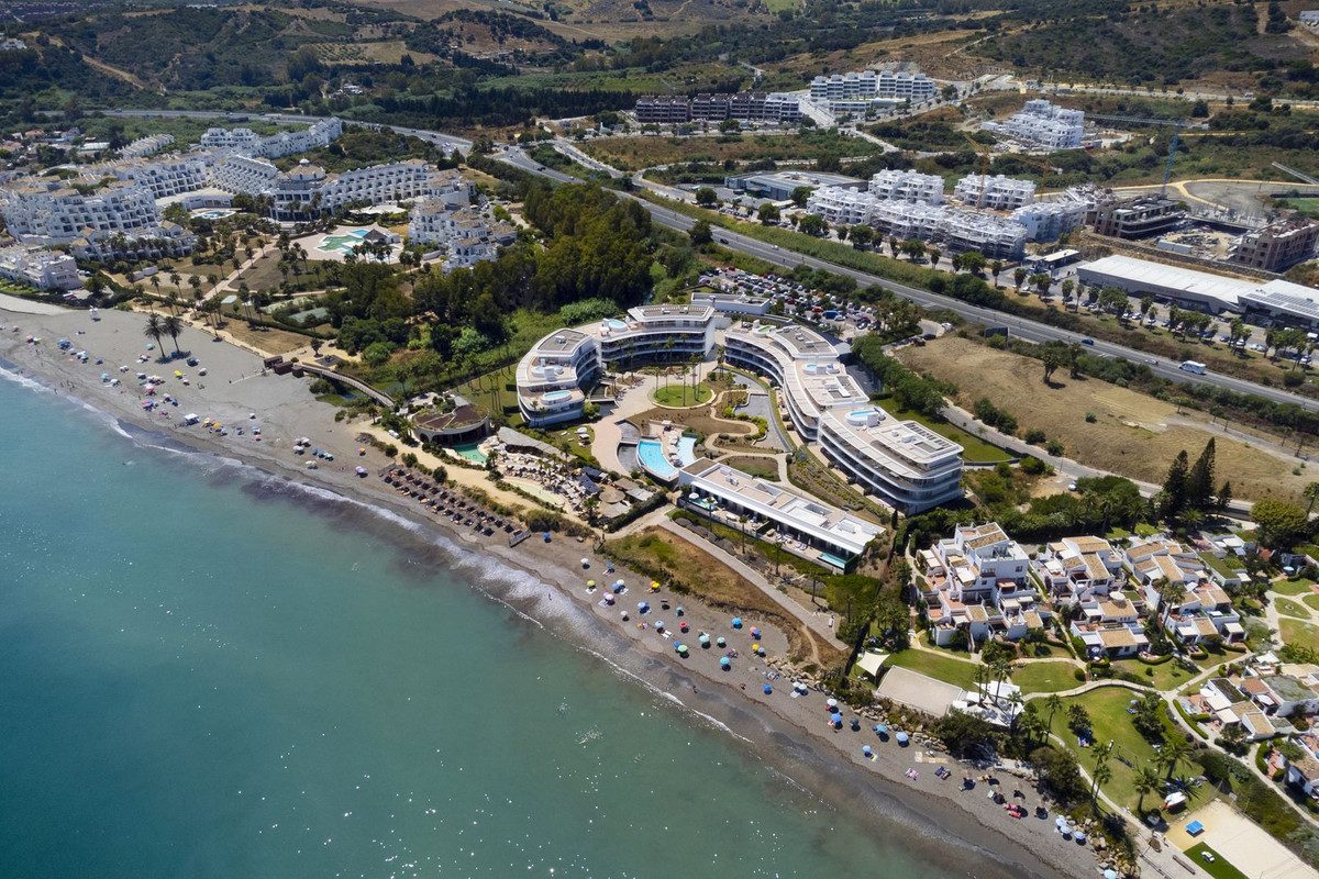 Middle Floor Apartment in Torremolinos, Costa del Sol – 4 beds – 1700000 € - photo 43 of 48