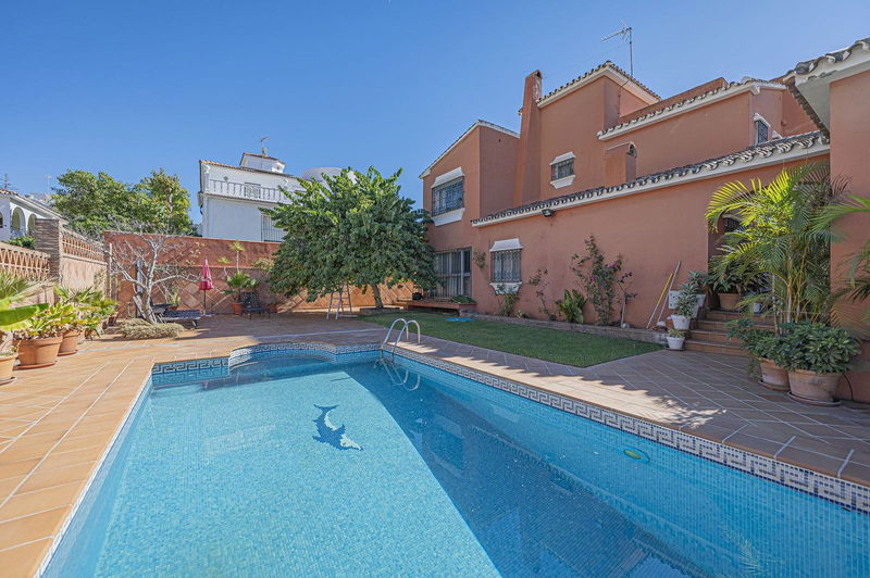 Detached Villa in Marbella, Costa del Sol – 4 beds – 1150000 €