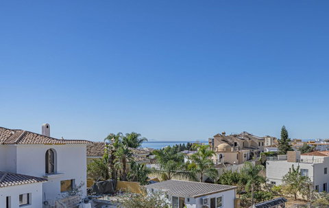Detached Villa in Marbella, Costa del Sol – 4 beds – 1150000 € - photo 7 of 36