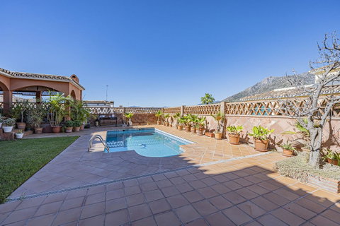 Detached Villa in Marbella, Costa del Sol – 4 beds – 1150000 € - photo 12 of 36