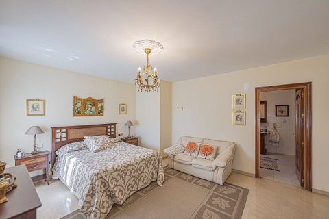 Detached Villa in Marbella, Costa del Sol – 4 beds – 1150000 € - photo 18 of 36