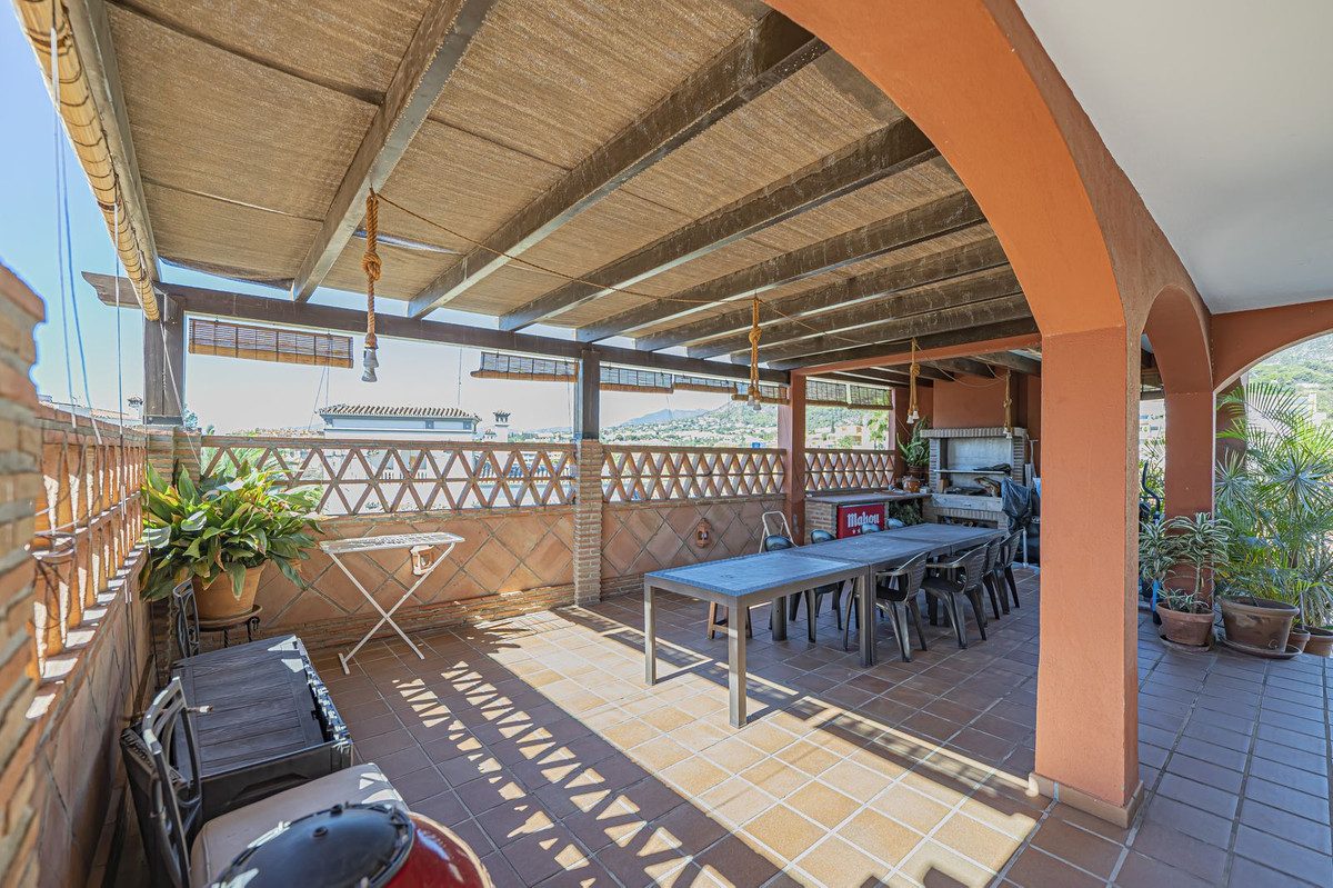 Detached Villa in Marbella, Costa del Sol – 4 beds – 1150000 € - photo 25 of 36