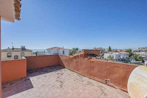 Detached Villa in Marbella, Costa del Sol – 4 beds – 1150000 € - photo 27 of 36