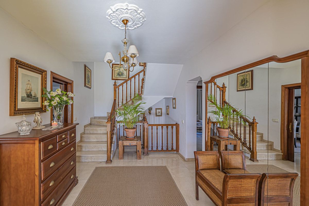 Detached Villa in Marbella, Costa del Sol – 4 beds – 1150000 € - photo 31 of 36