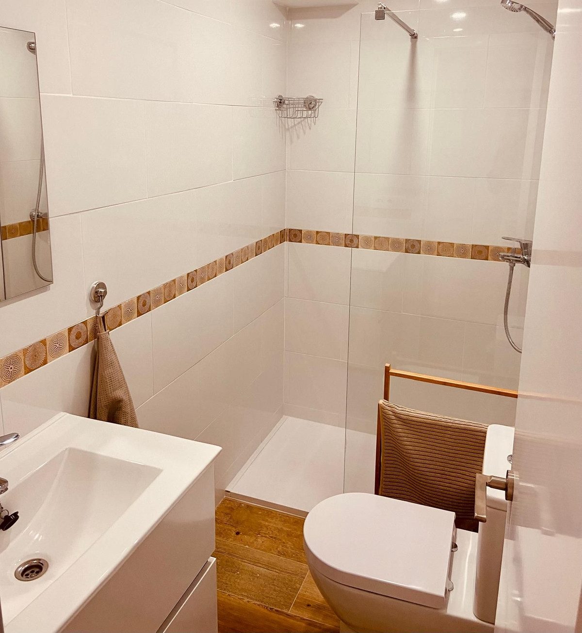 Middle Floor Apartment in Fuengirola, Costa del Sol – 2 beds – 295000 € - photo 10 of 16