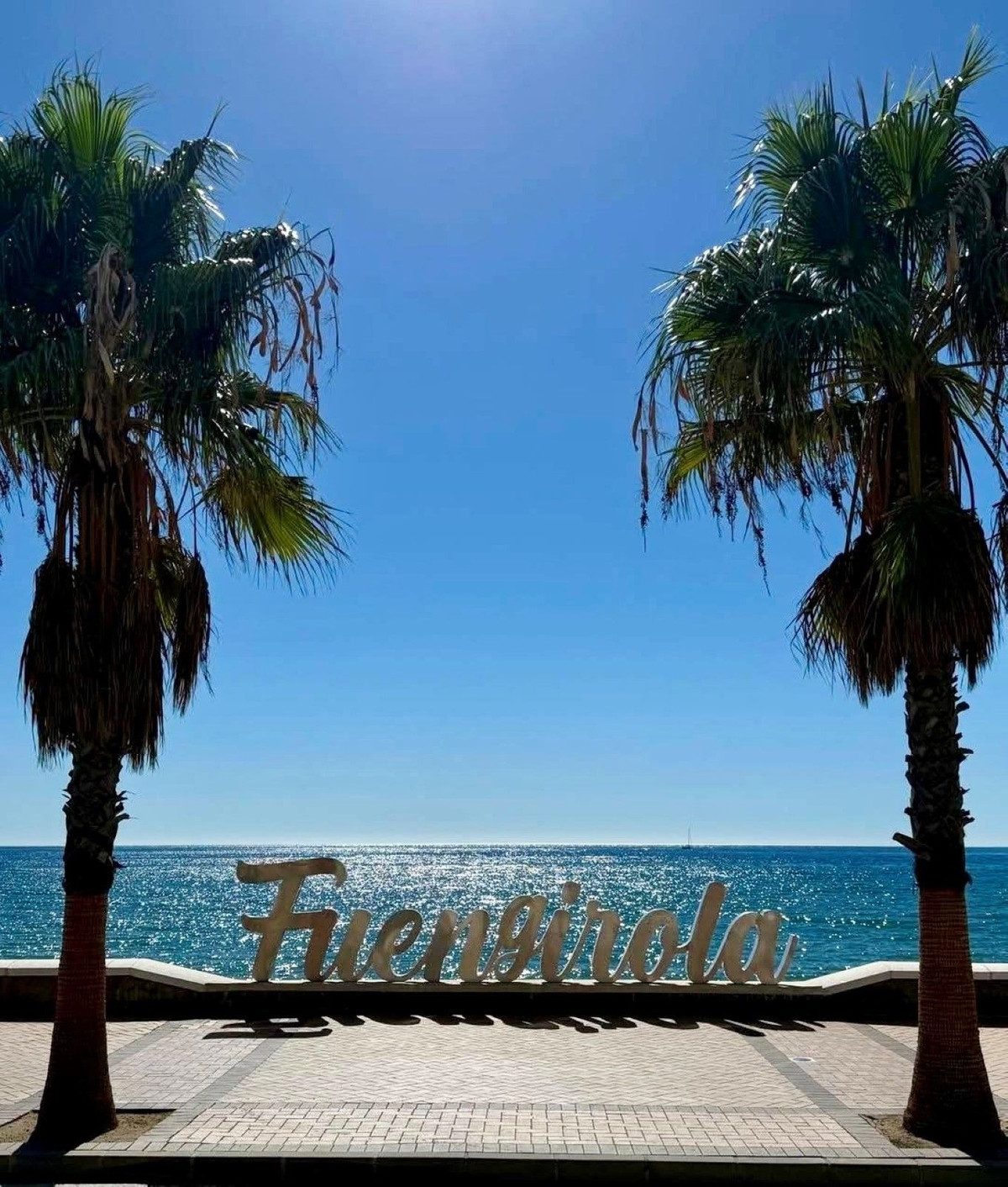 Middle Floor Apartment in Fuengirola, Costa del Sol – 2 beds – 295000 € - photo 16 of 16