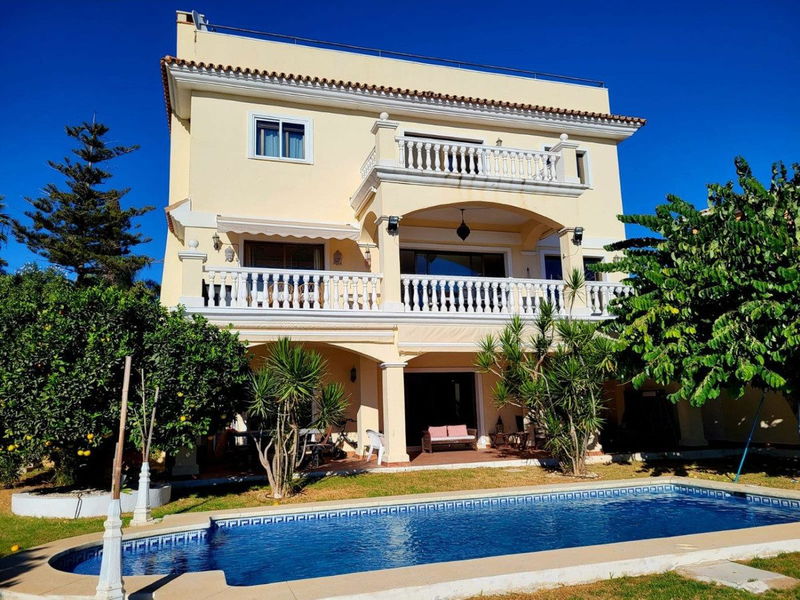 Detached Villa in Marbella, Costa del Sol – 7 beds – 1850000 €