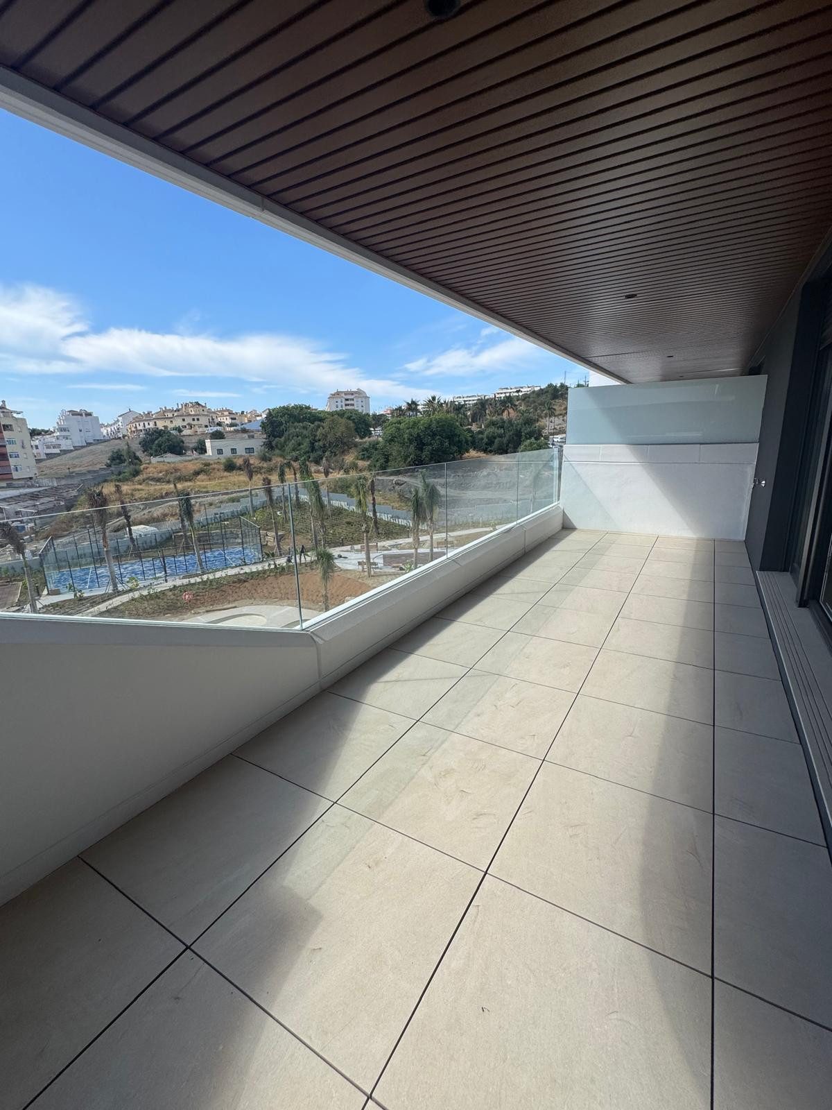 Middle Floor Apartment in Estepona, Costa del Sol – 2 beds – 595000 € - photo 15 of 17
