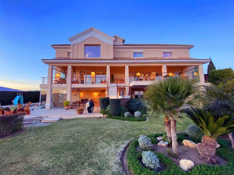 Detached Villa in Torremolinos, Costa del Sol – 8 beds – 1990000 €