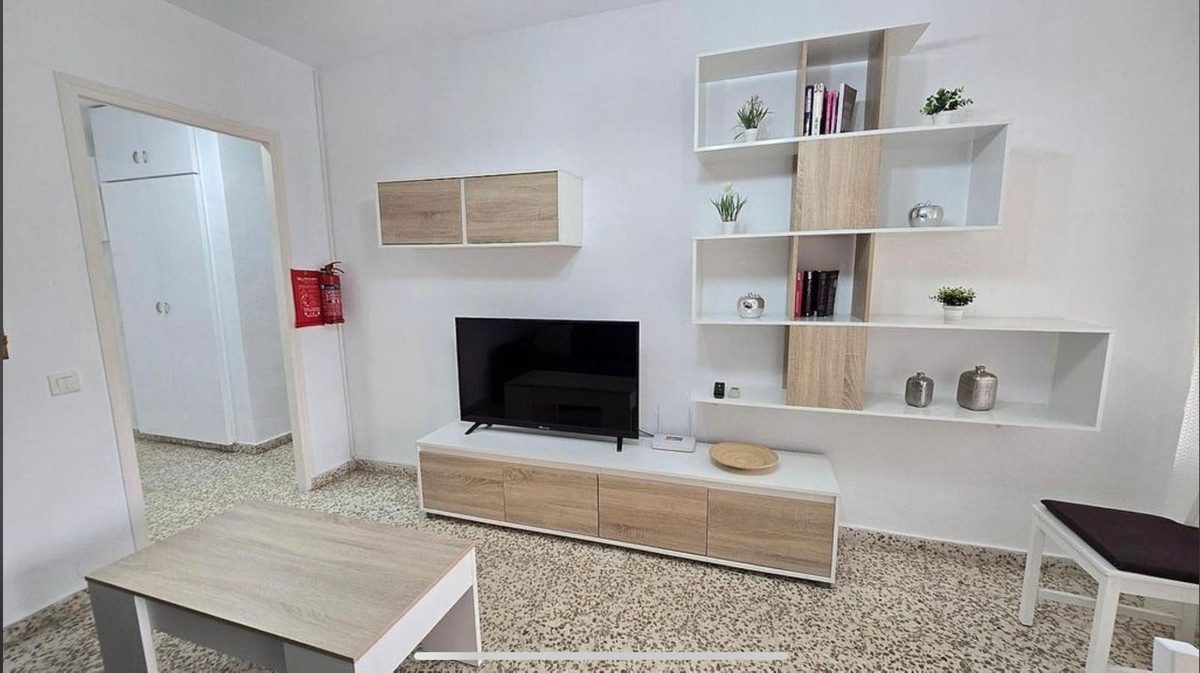 Middle Floor Apartment in Benalmadena, Costa del Sol – 1 beds – 240000 € - photo 8 of 22