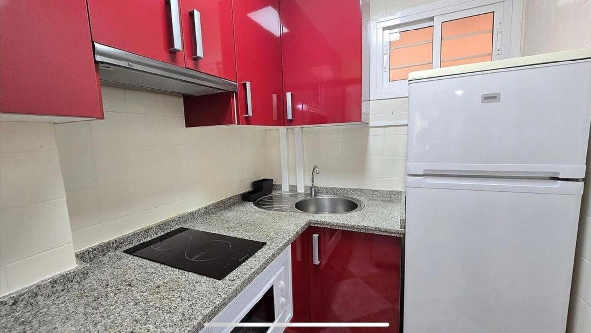 Middle Floor Apartment in Benalmadena, Costa del Sol – 1 beds – 240000 € - photo 14 of 22