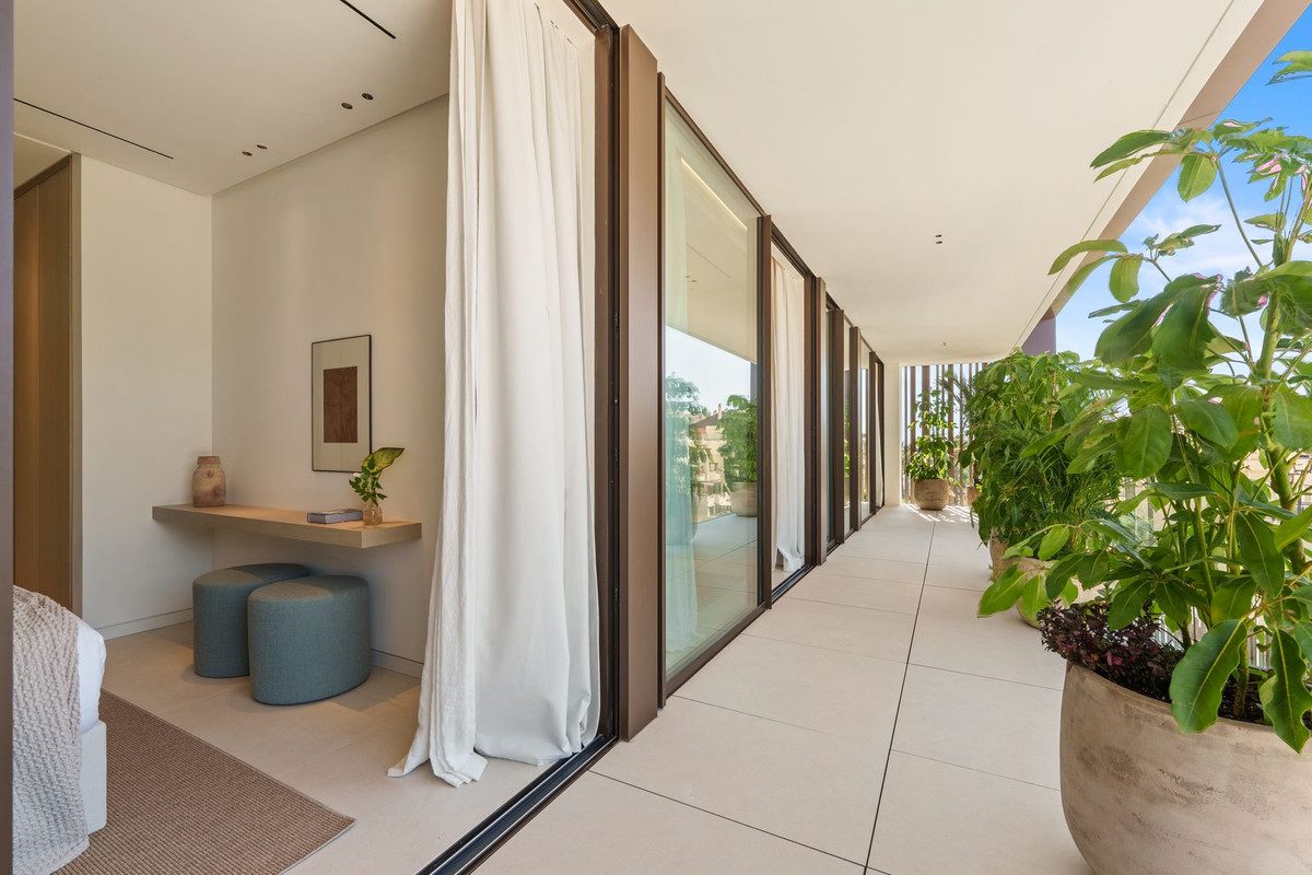 Detached Villa in Marbella, Costa del Sol – 5 beds – 5995000 € - photo 5 of 52