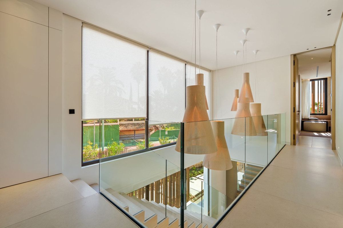 Detached Villa in Marbella, Costa del Sol – 5 beds – 5995000 € - photo 15 of 52