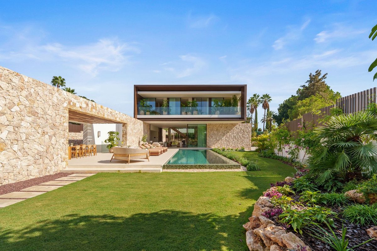 Detached Villa in Marbella, Costa del Sol – 5 beds – 5995000 € - photo 47 of 52