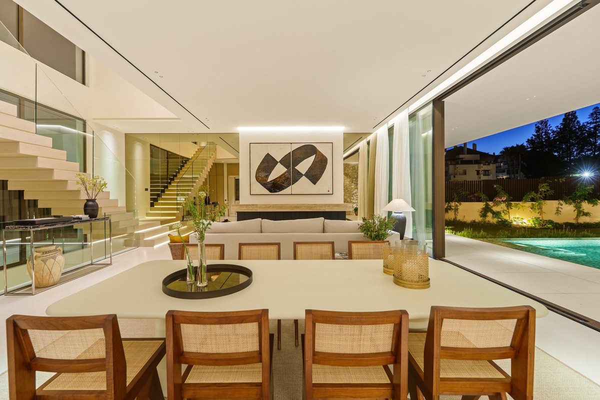 Detached Villa in Marbella, Costa del Sol – 5 beds – 5995000 € - photo 51 of 52