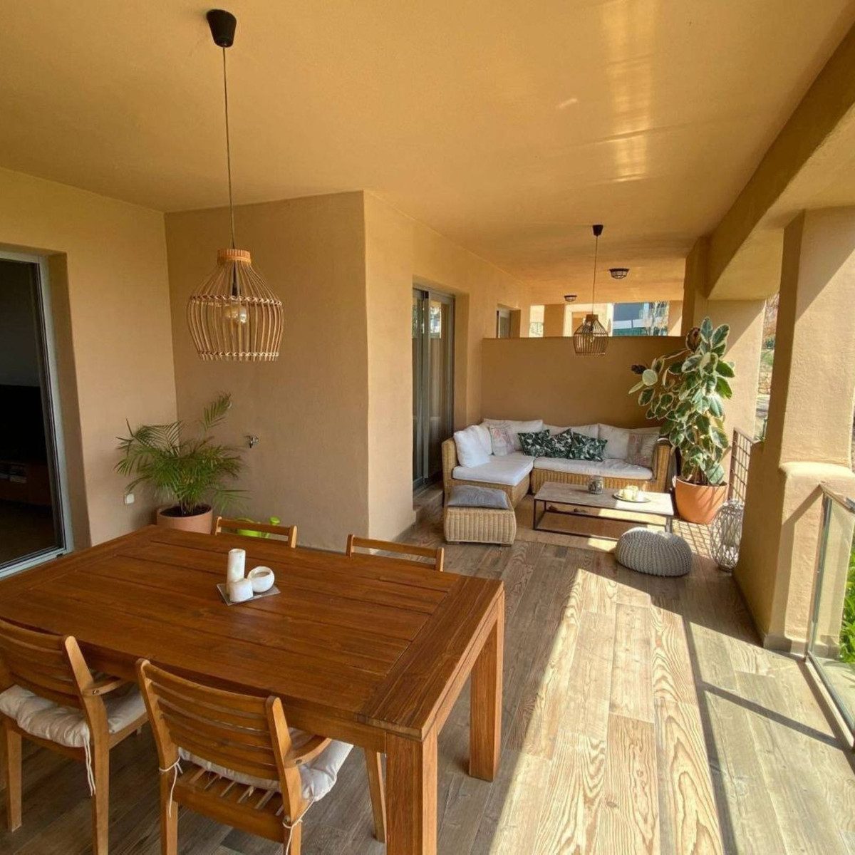 Ground Floor Apartment in Estepona, Costa del Sol – 2 beds – 350000 € - photo 2 of 12