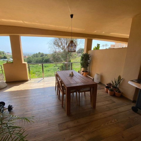 Ground Floor Apartment in Estepona, Costa del Sol – 2 beds – 350000 € - photo 3 of 12