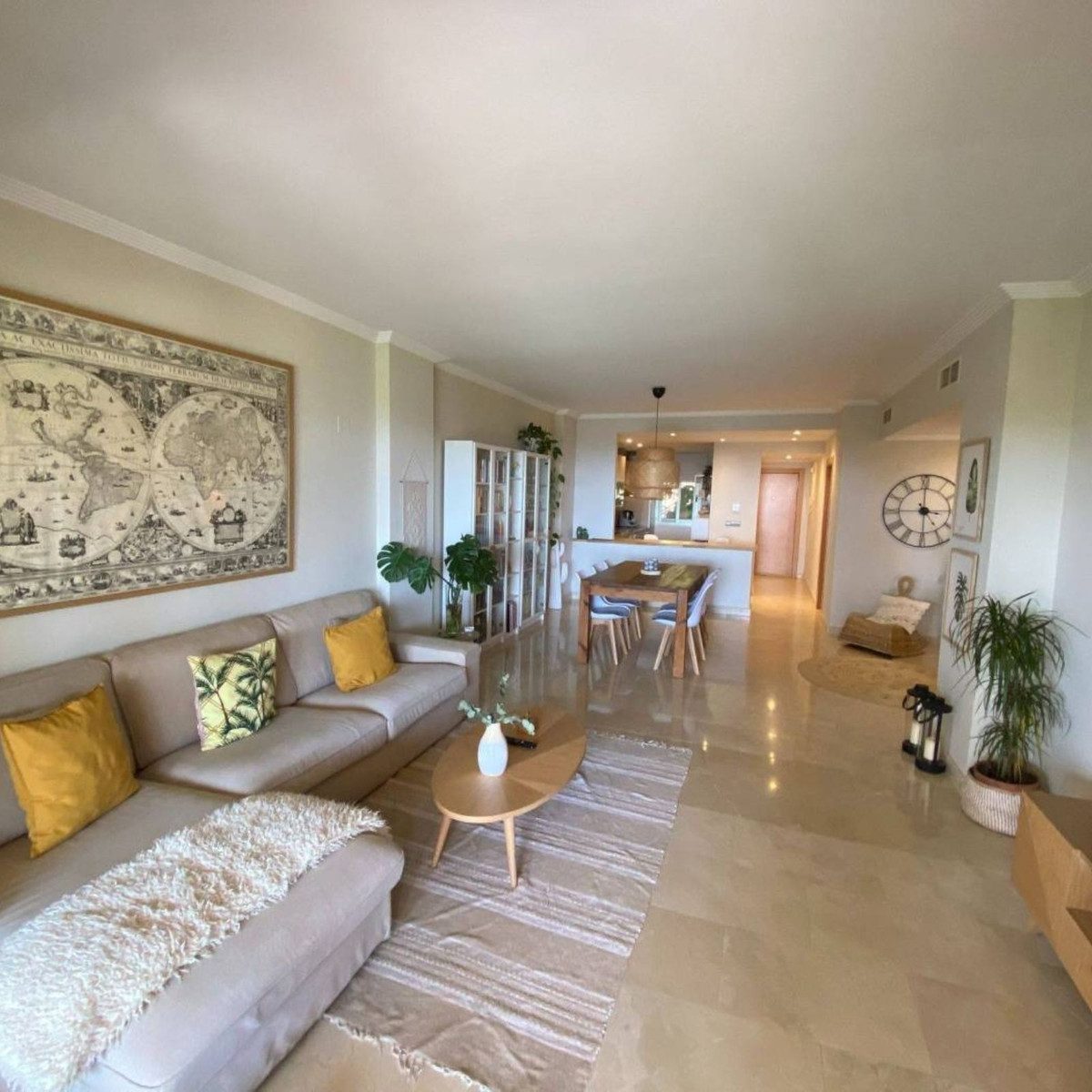 Ground Floor Apartment in Estepona, Costa del Sol – 2 beds – 350000 € - photo 5 of 12