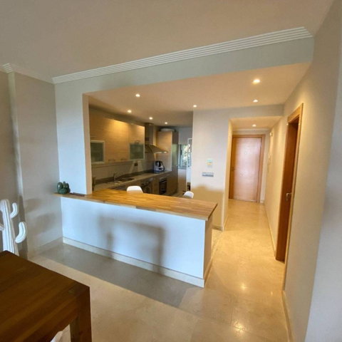 Ground Floor Apartment in Estepona, Costa del Sol – 2 beds – 350000 € - photo 6 of 12