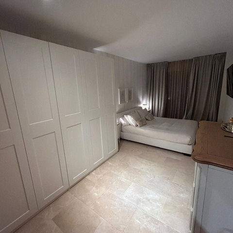 Ground Floor Apartment in Estepona, Costa del Sol – 2 beds – 350000 € - photo 8 of 12
