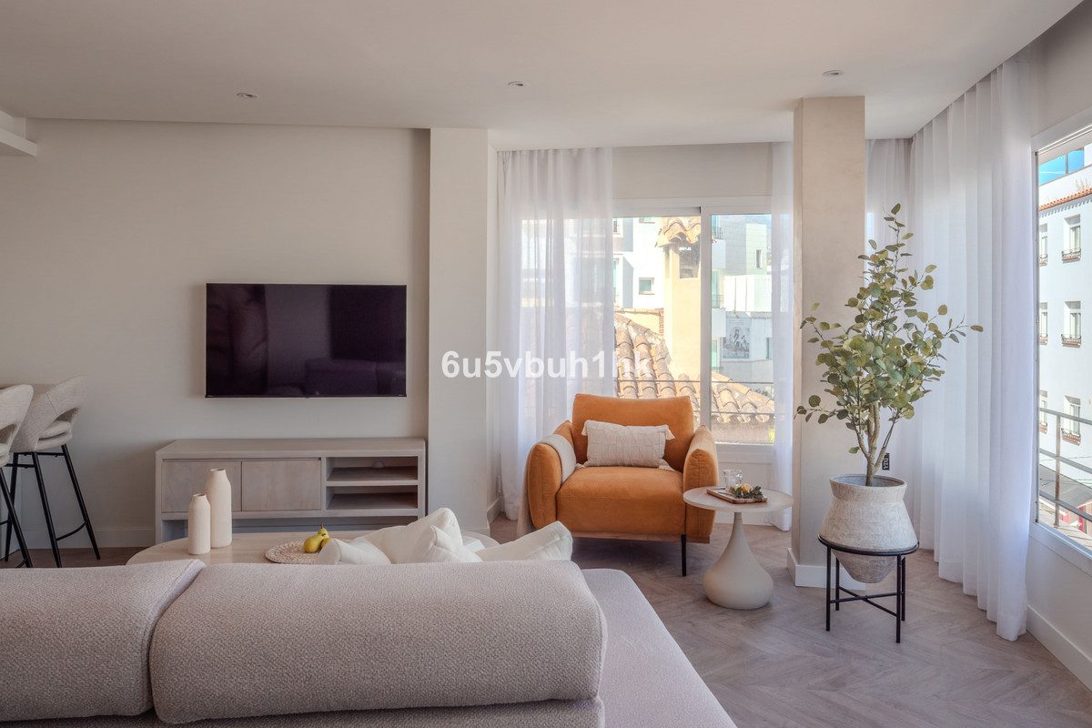 Middle Floor Apartment in Estepona, Costa del Sol – 2 beds – 595000 € - photo 5 of 25