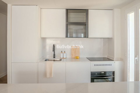 Middle Floor Apartment in Estepona, Costa del Sol – 2 beds – 595000 € - photo 6 of 25