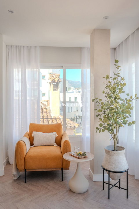 Middle Floor Apartment in Estepona, Costa del Sol – 2 beds – 595000 € - photo 7 of 25
