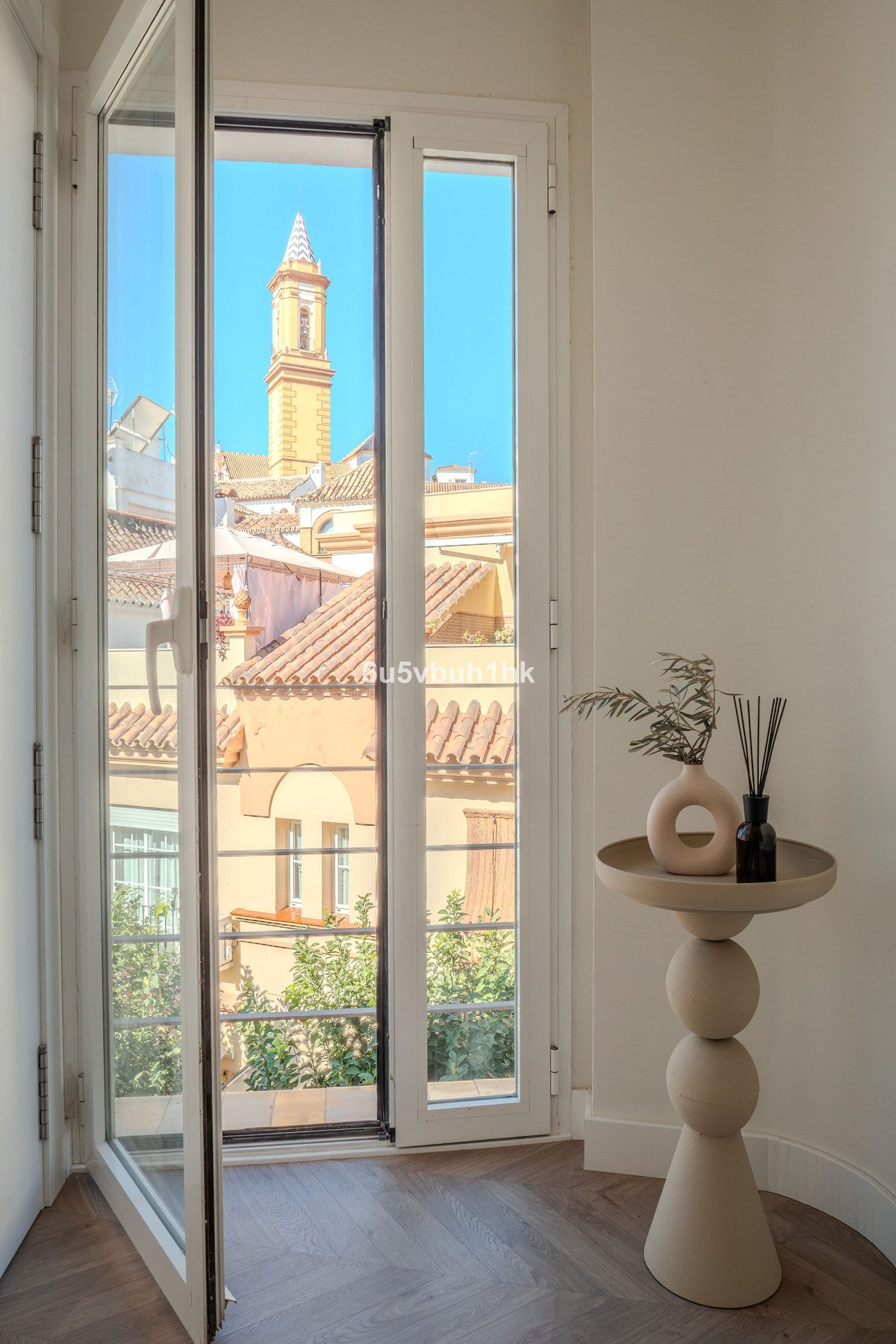 Middle Floor Apartment in Estepona, Costa del Sol – 2 beds – 595000 € - photo 20 of 25