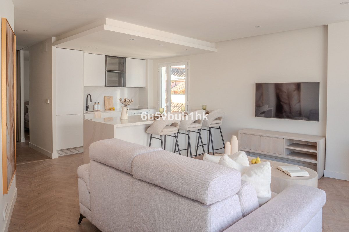 Middle Floor Apartment in Estepona, Costa del Sol – 2 beds – 595000 € - photo 21 of 25