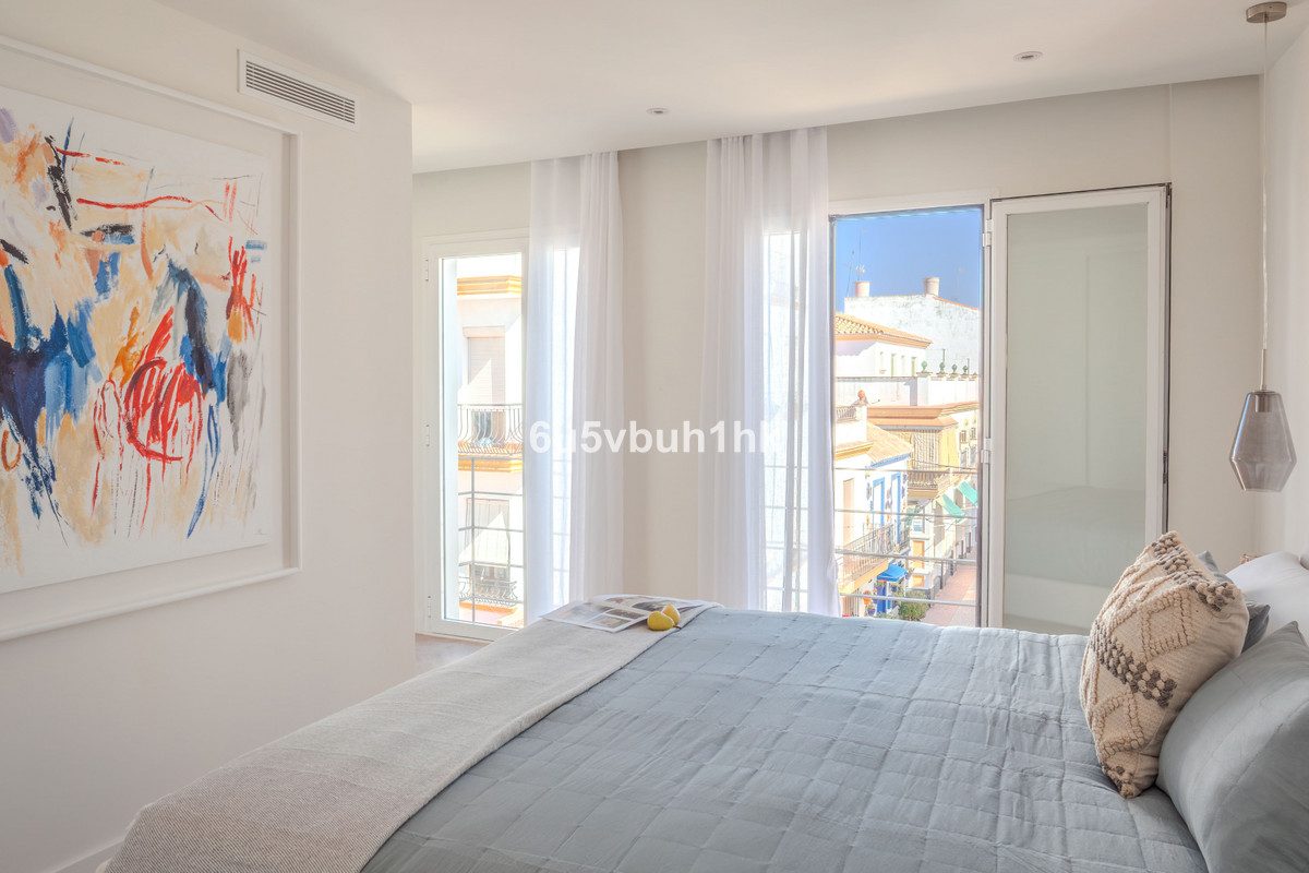 Middle Floor Apartment in Estepona, Costa del Sol – 2 beds – 595000 € - photo 24 of 25