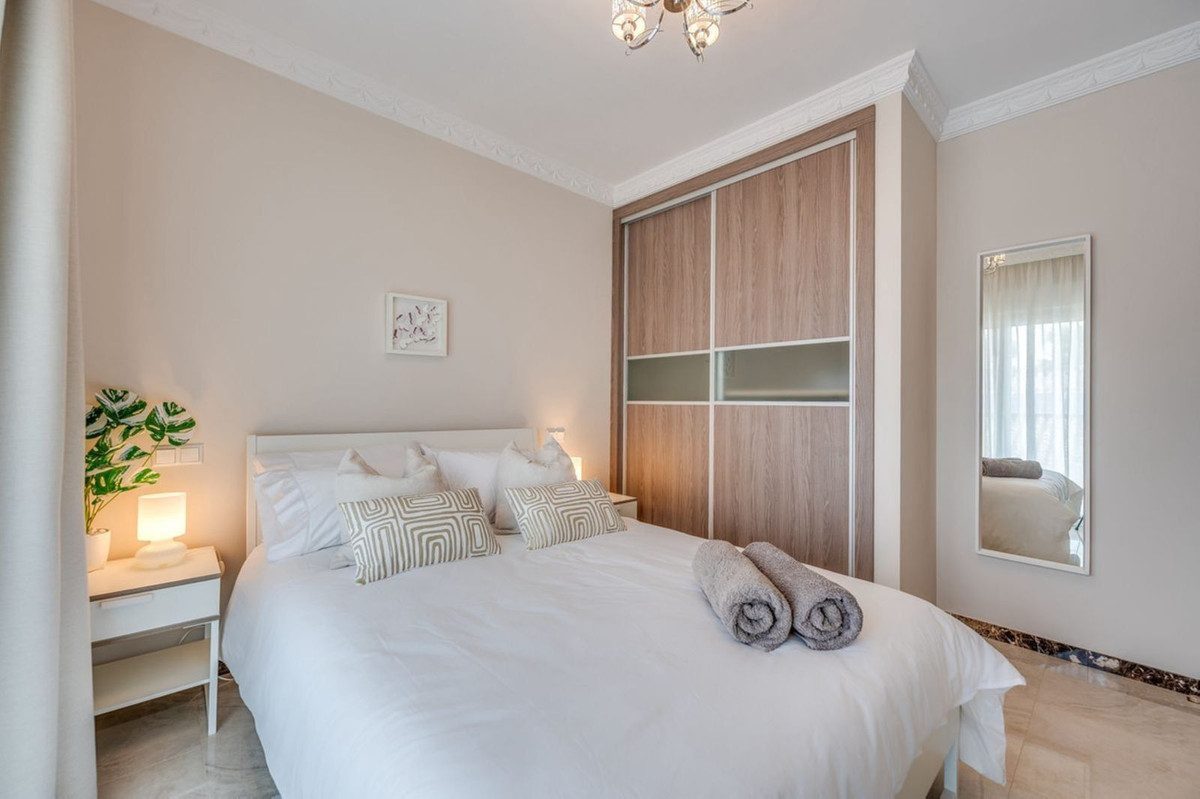 Detached Villa in Torremolinos, Costa del Sol – 6 beds – 2400000 € - photo 11 of 33