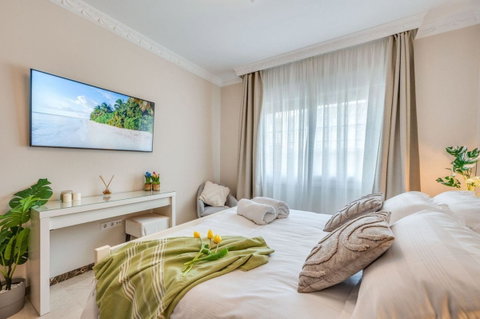 Detached Villa in Torremolinos, Costa del Sol – 6 beds – 2400000 € - photo 14 of 33