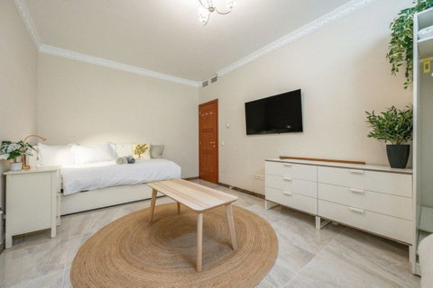 Detached Villa in Torremolinos, Costa del Sol – 6 beds – 2400000 € - photo 17 of 33